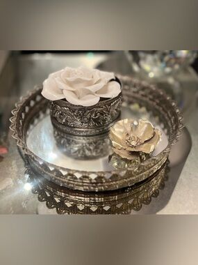 Vintage Round Mirrored Vanity Tray Silver Tone Ornate Filigree Edge 7,5”